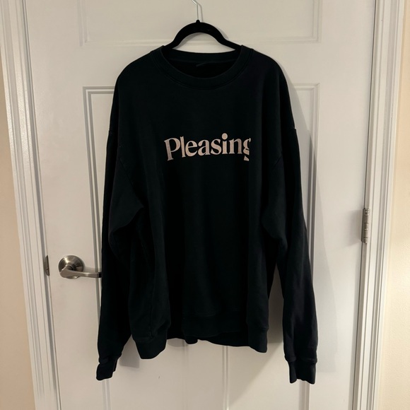 Pleasing Crewneck. Size 2XL. - Picture 3 of 4